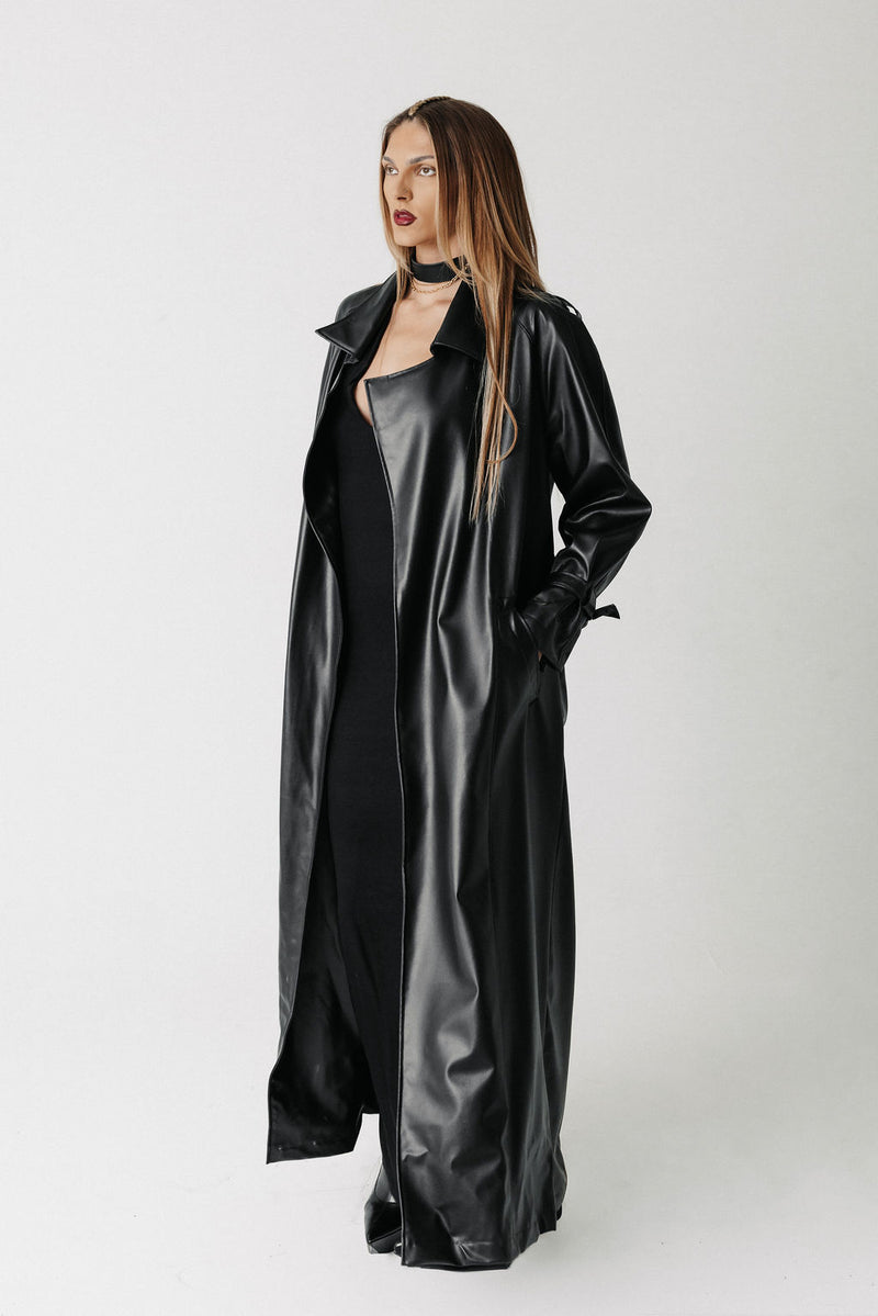 Side view of the Eclipse Trench showing the notched collar and tie cuff detai